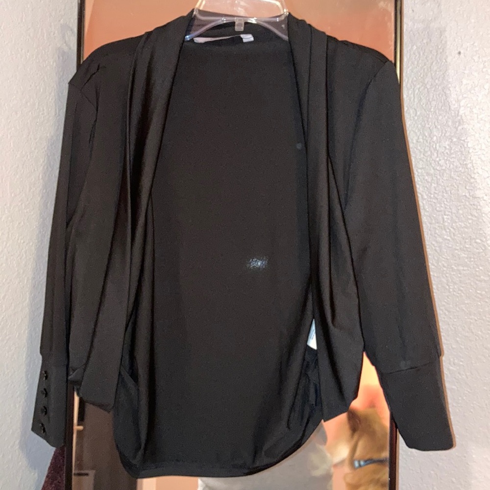 Thin, cropped blazer